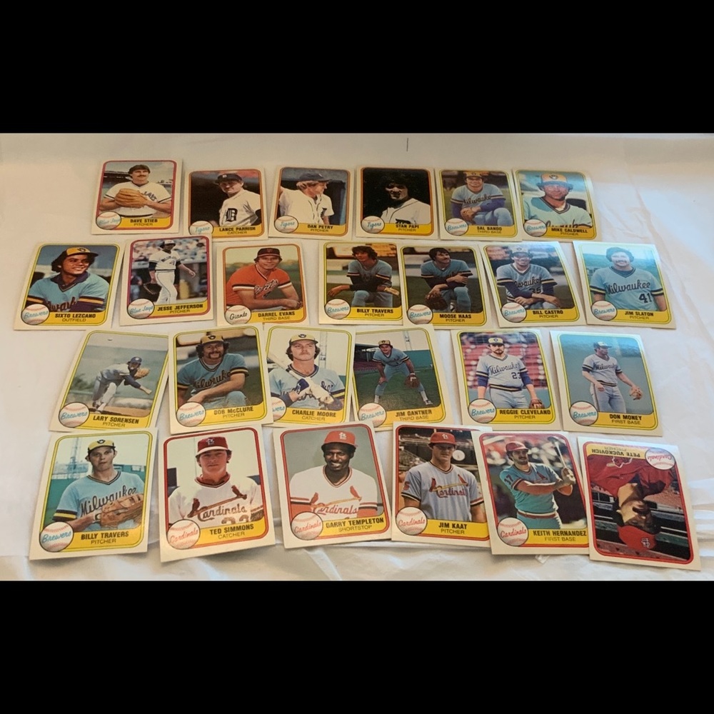 Bundle of Baseball Cards Lot 216